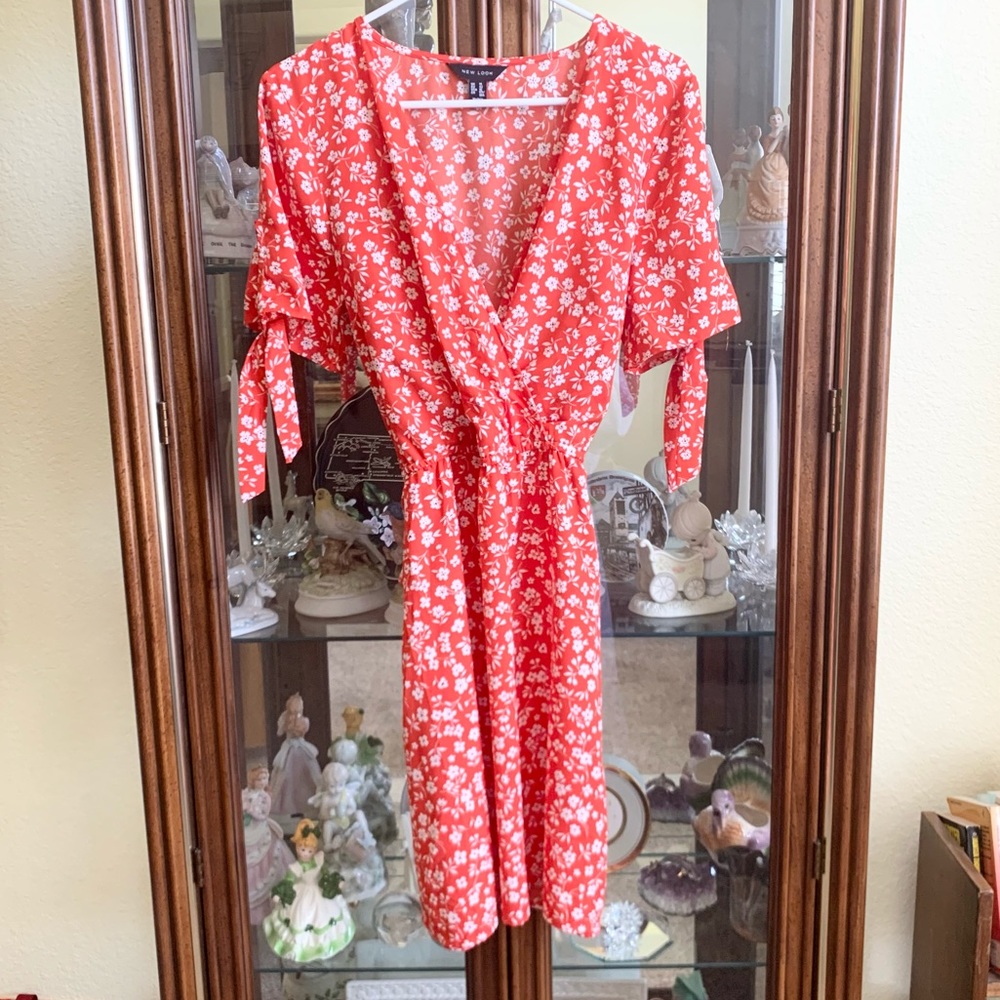 New Look Red Ditsy Floral Dress - Picture 3 of 5
